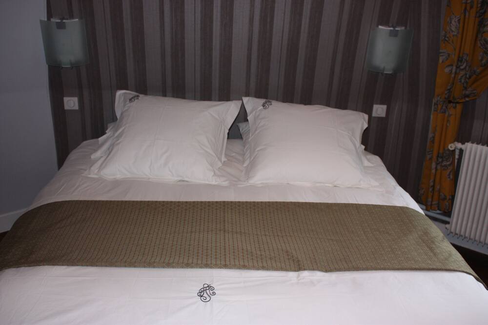 Photo of Bedroom in Avesnes-en-Bray