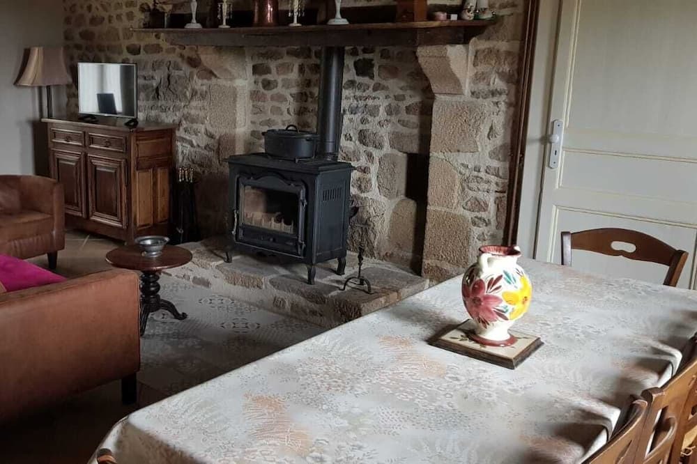 Photo of Livingroom in Naillat