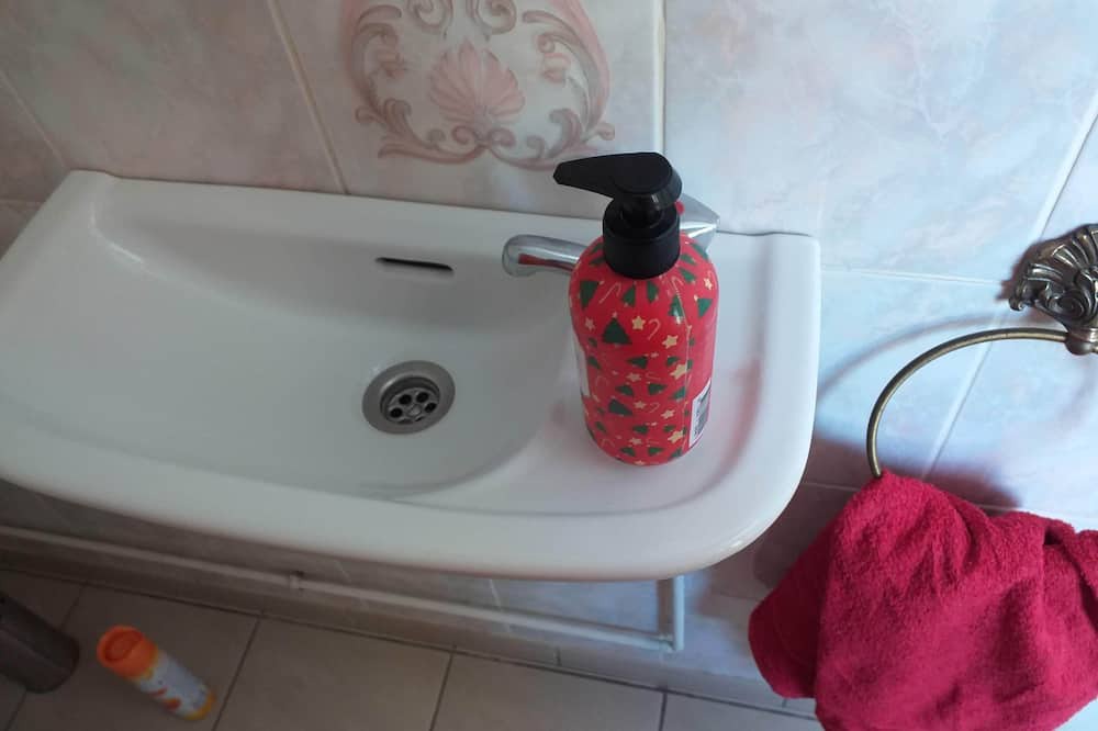 Photo of Bathroom in Oisy-le-Verger