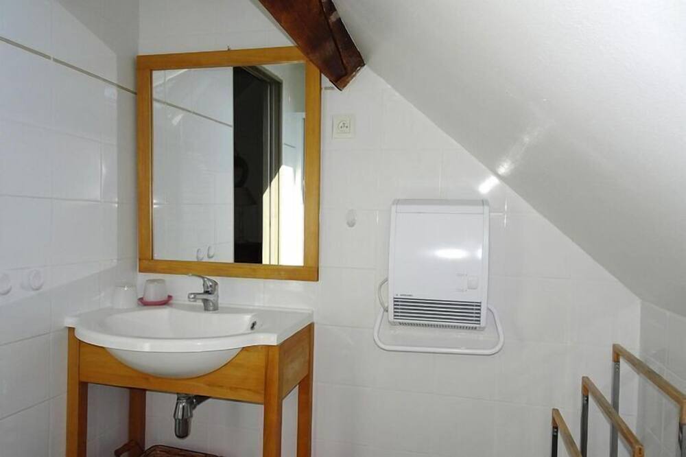 Photo of Bathroom in Ganzeville