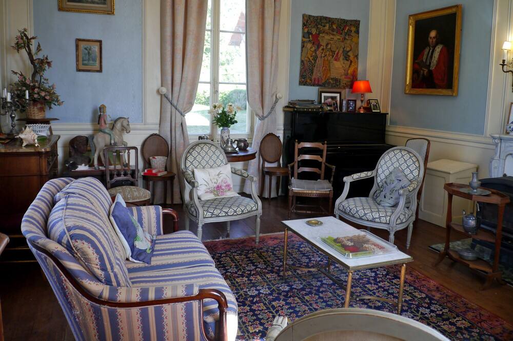 Photo of Livingroom in Belabre