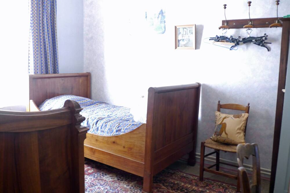 Photo of Bedroom in Belabre