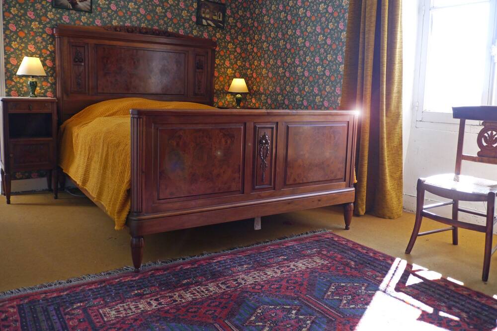 Photo of Bedroom in Belabre