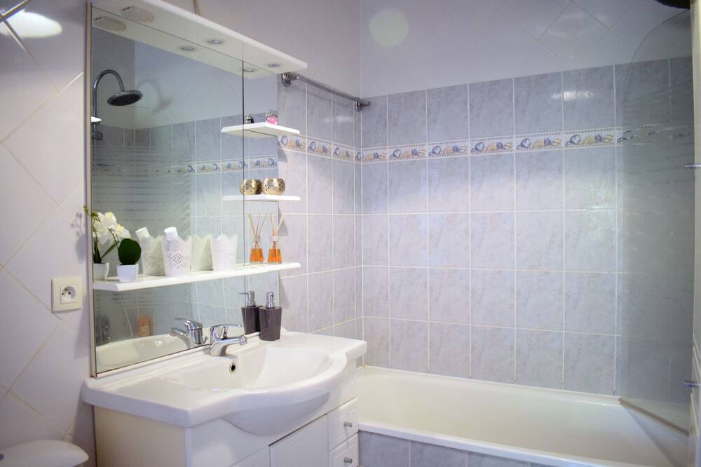 Photo of Bathroom in Corbeil-Essonnes