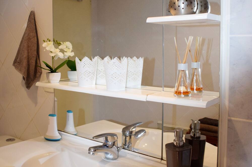 Photo of Bathroom in Corbeil-Essonnes