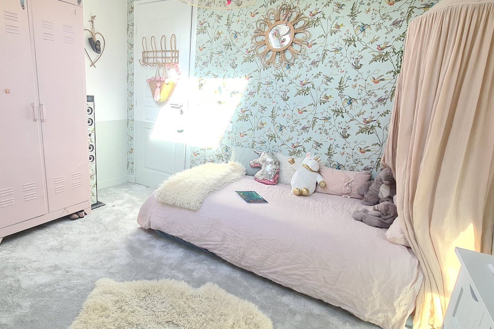 Photo of Bedroom in Colombes