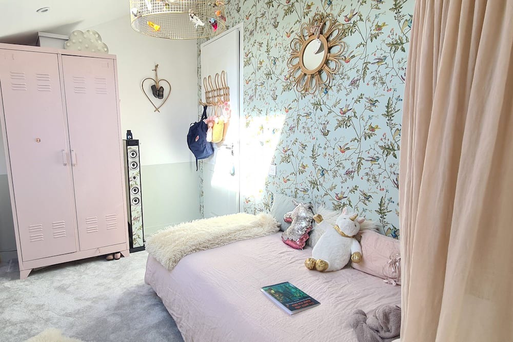Photo of Bedroom in Colombes