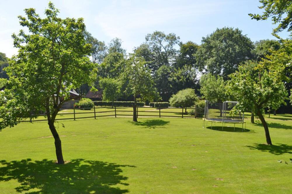 Photo of Outdoor in Angerville-la-Martel
