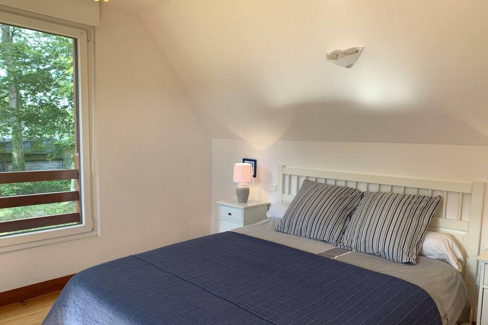 Photo of Bedroom in Angerville-la-Martel