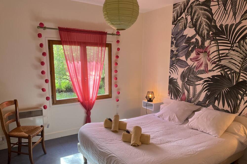 Photo of Bedroom in Mesnieres-en-Bray