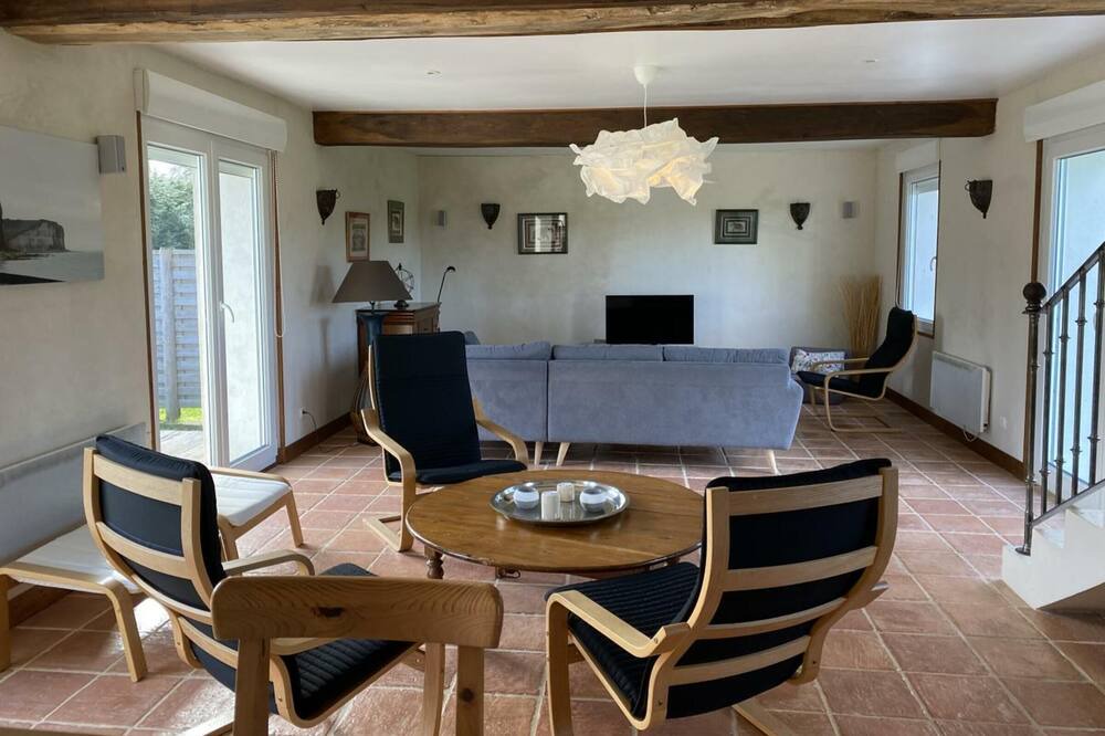 Photo of Livingroom in Angerville-la-Martel