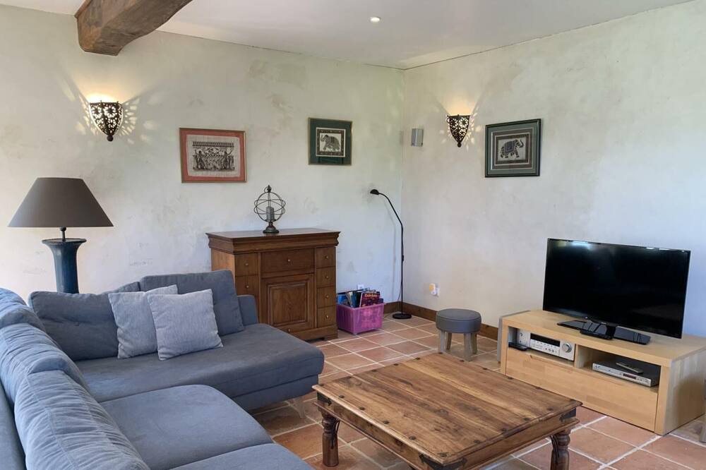 Photo of Livingroom in Angerville-la-Martel
