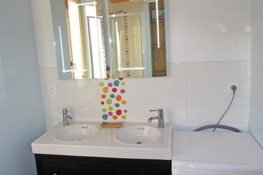 Photo of Bathroom in Yville-sur-Seine