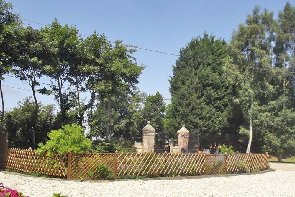 Photo of Outdoor in Hattenville