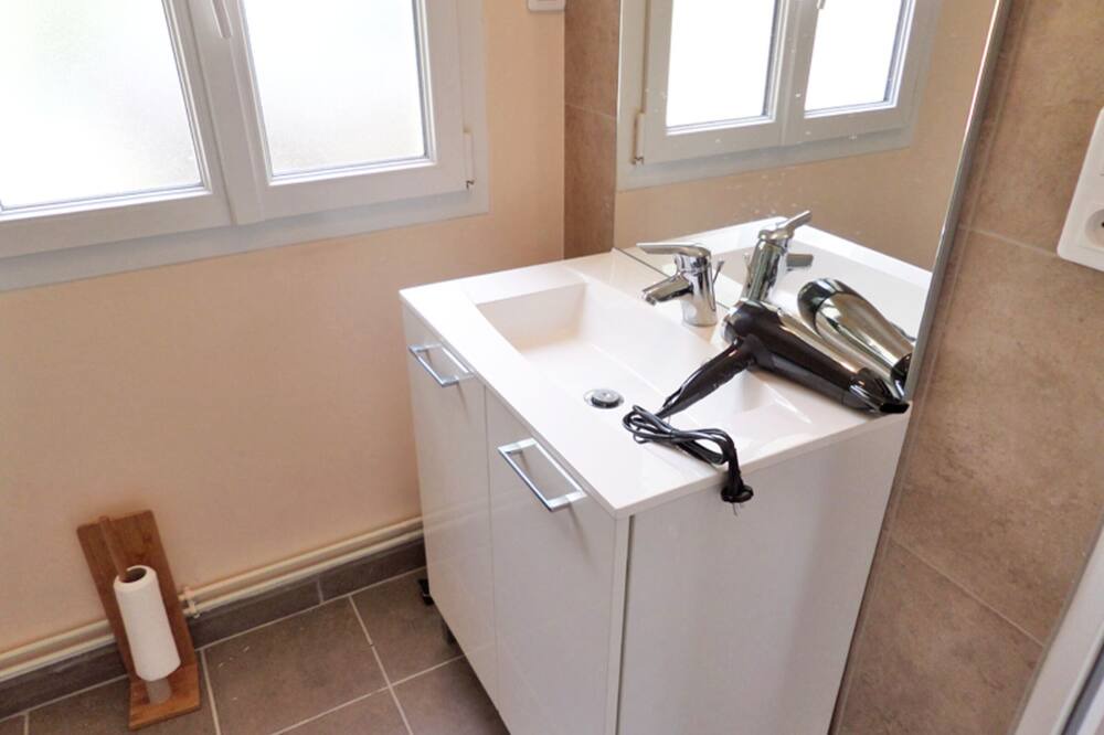 Photo of Bathroom in Hattenville