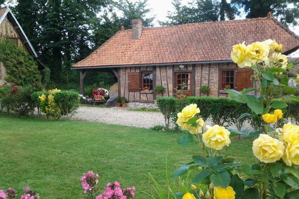 Photo of Outdoor in Saint-Maclou-de-Folleville