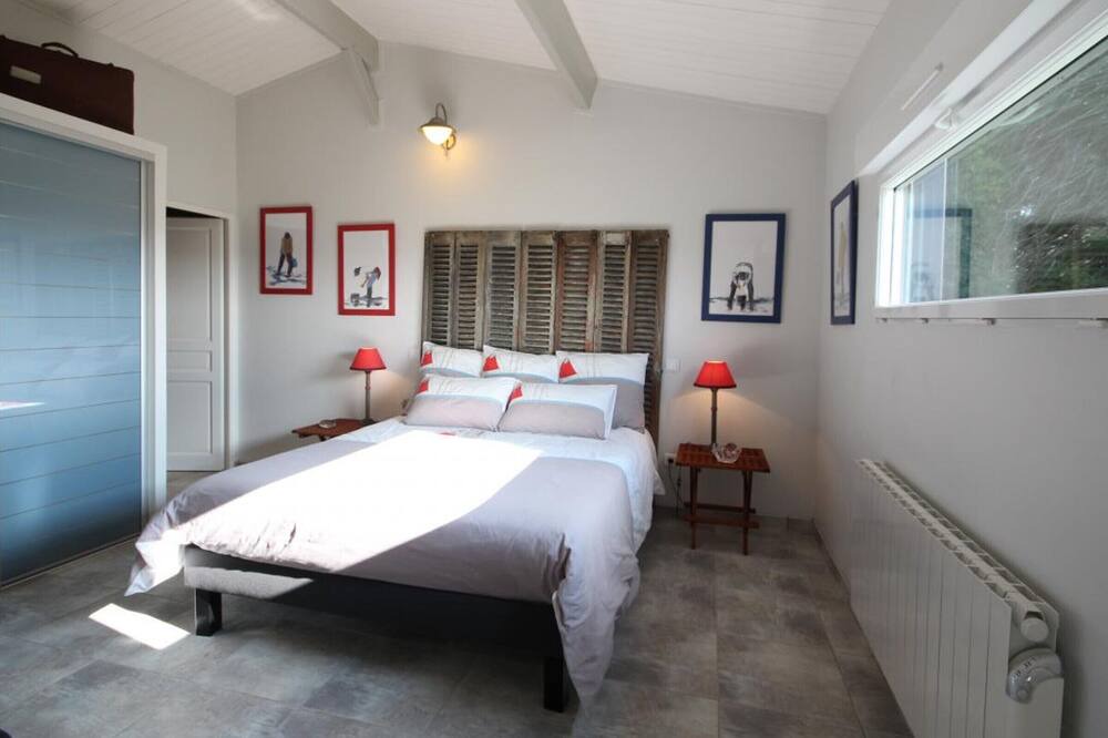 Photo of Bedroom in Saint-Martin-aux-Buneaux