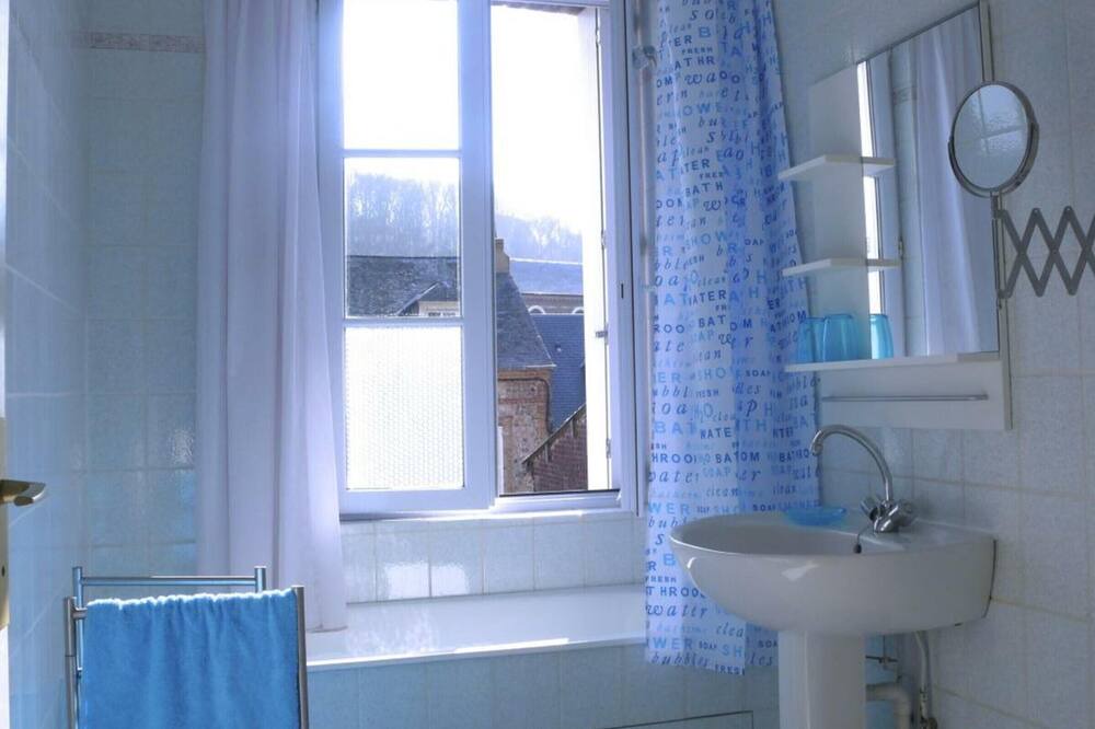 Photo of Bathroom in Yport