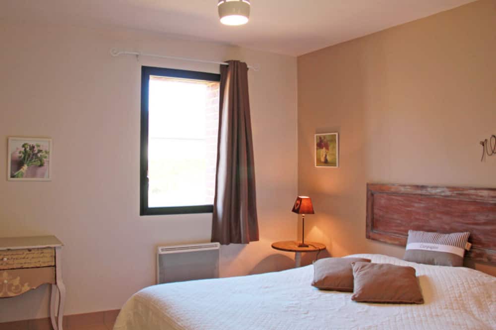 Photo of Bedroom in Saint-Pierre-de-Manneville