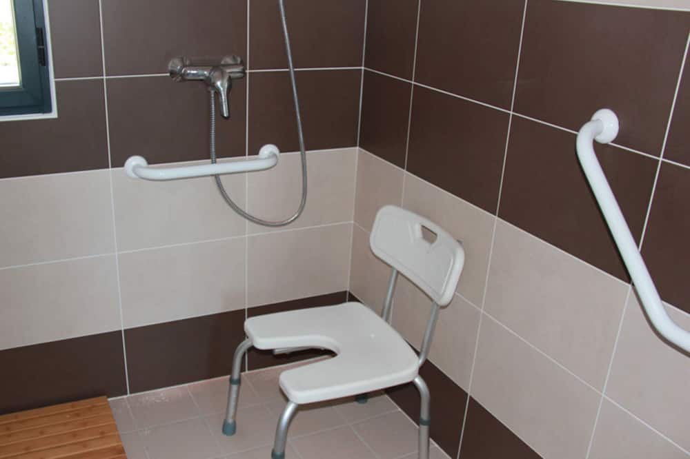 Photo of Bathroom in Saint-Pierre-de-Manneville