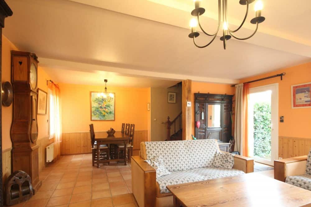 Photo of Livingroom in Vatteville La Rue