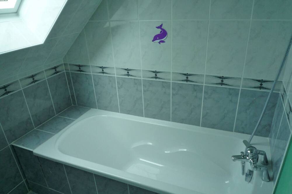 Photo of Bathroom in Criquetot-lʼEsneval