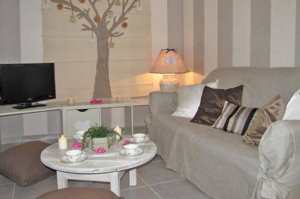 Photo of Livingroom in Annouville-Vilmesnil
