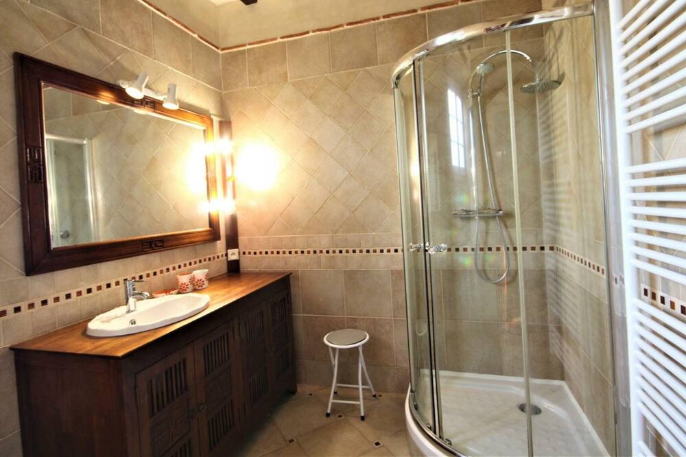 Photo of Bathroom in Sainte-Beuve-en-Riviere