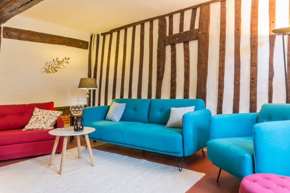 Photo of Livingroom in Allouville-Bellefosse