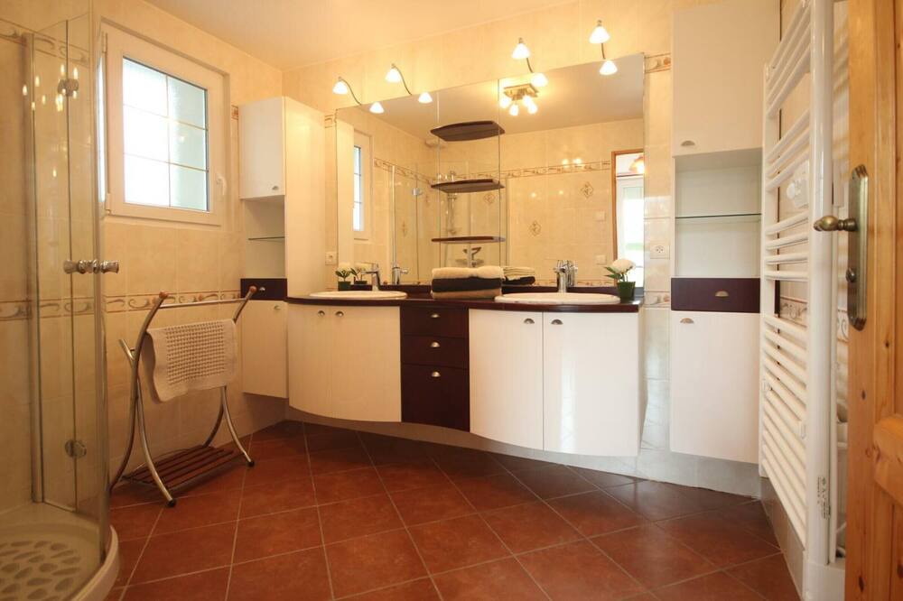 Photo of Kitchen in Saint-Martin-aux-Buneaux