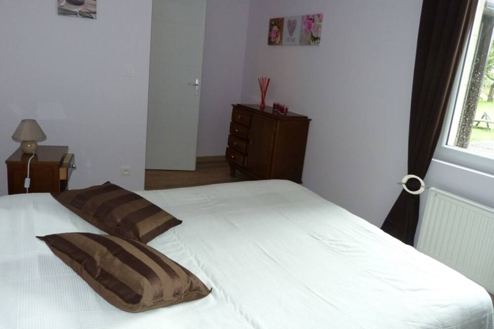 Photo of Bedroom in Bordeaux-Saint-Clair