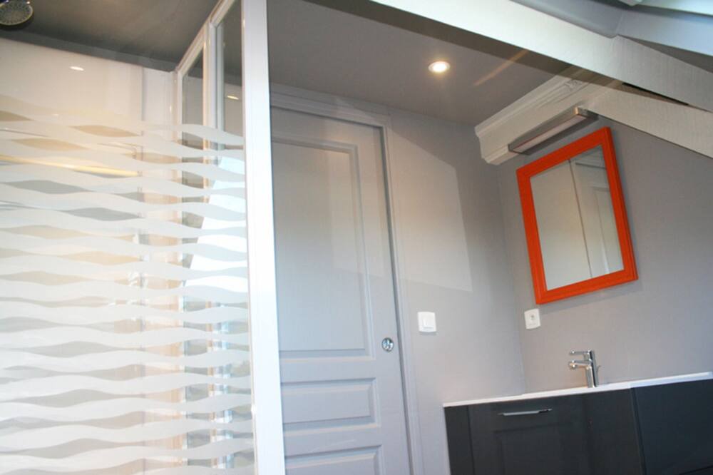 Photo of Bathroom in Saint-Jouin-Bruneval