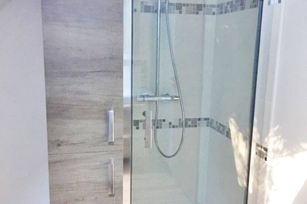 Photo of Bathroom in Saint-Jouin-Bruneval