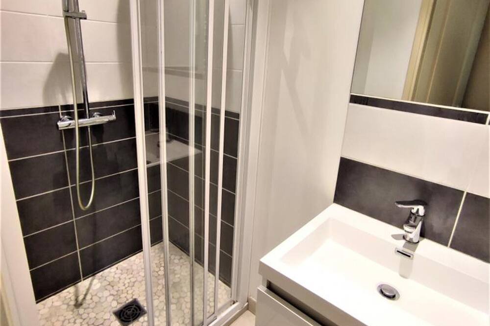 Photo of Bathroom in Criquetot-lʼEsneval