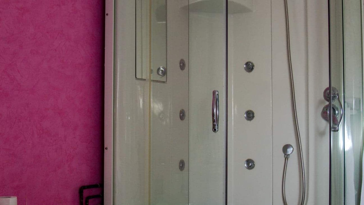 Photo of Bathroom in Taintrux