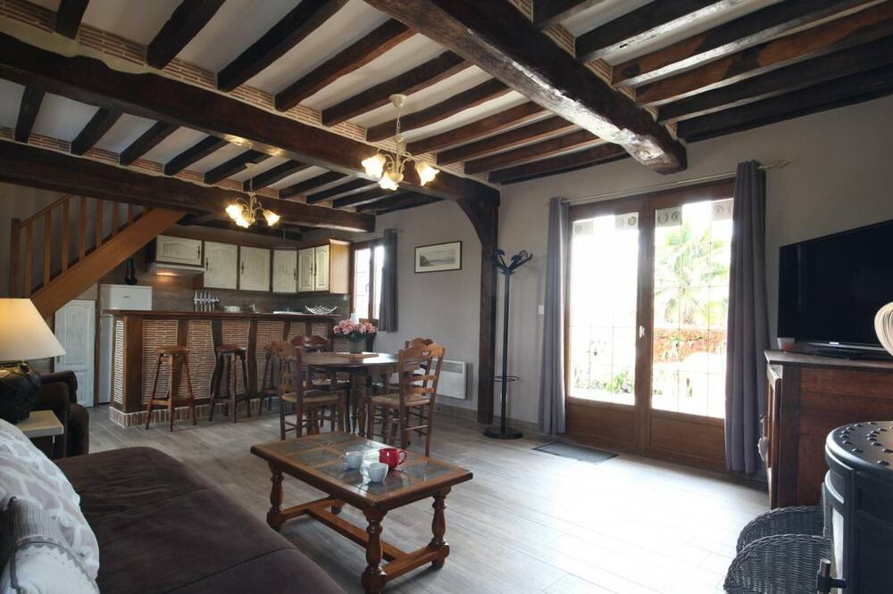 Photo of Livingroom in Osmoy-Saint-Valery