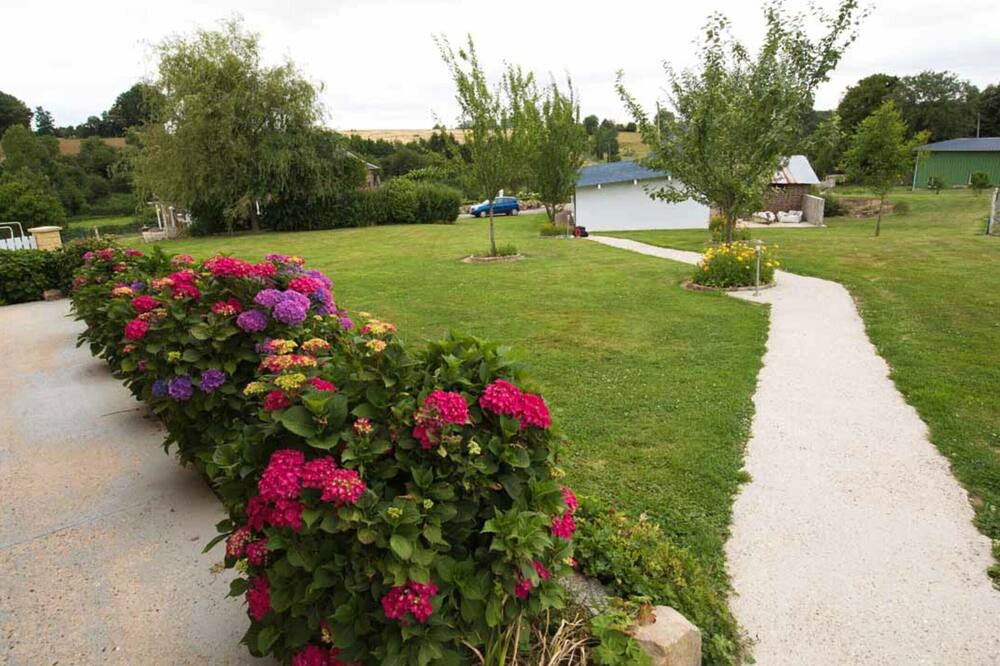Photo of Outdoor in Saint-Victor-l'Abbaye