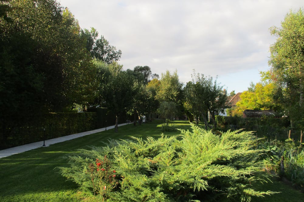 Photo of Outdoor in La Madelaine-sous-Montreuil