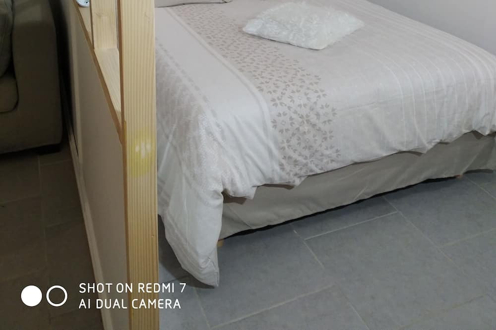 Photo of Bedroom in La Madelaine-sous-Montreuil