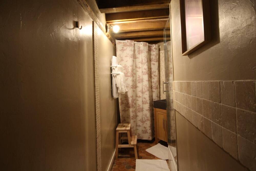 Photo of Bathroom in Ernemont-sur-Buchy