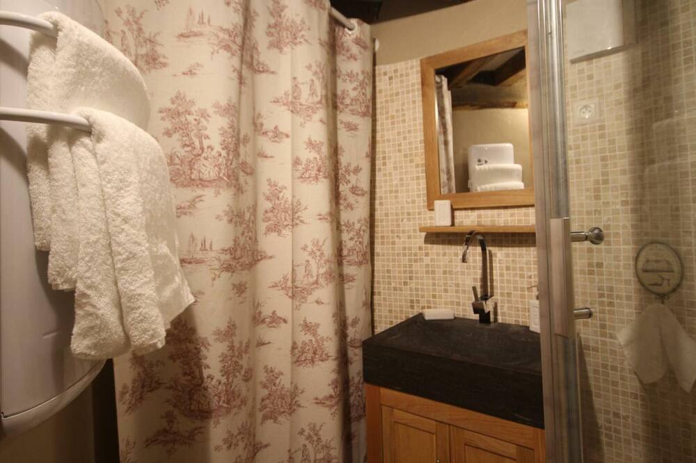 Photo of Bathroom in Ernemont-sur-Buchy