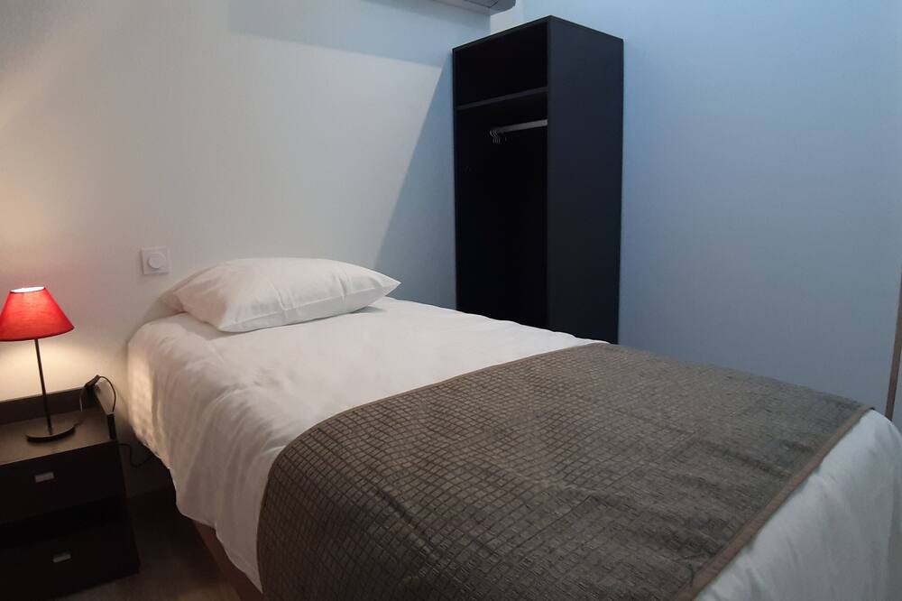 Photo of Bedroom in Othis