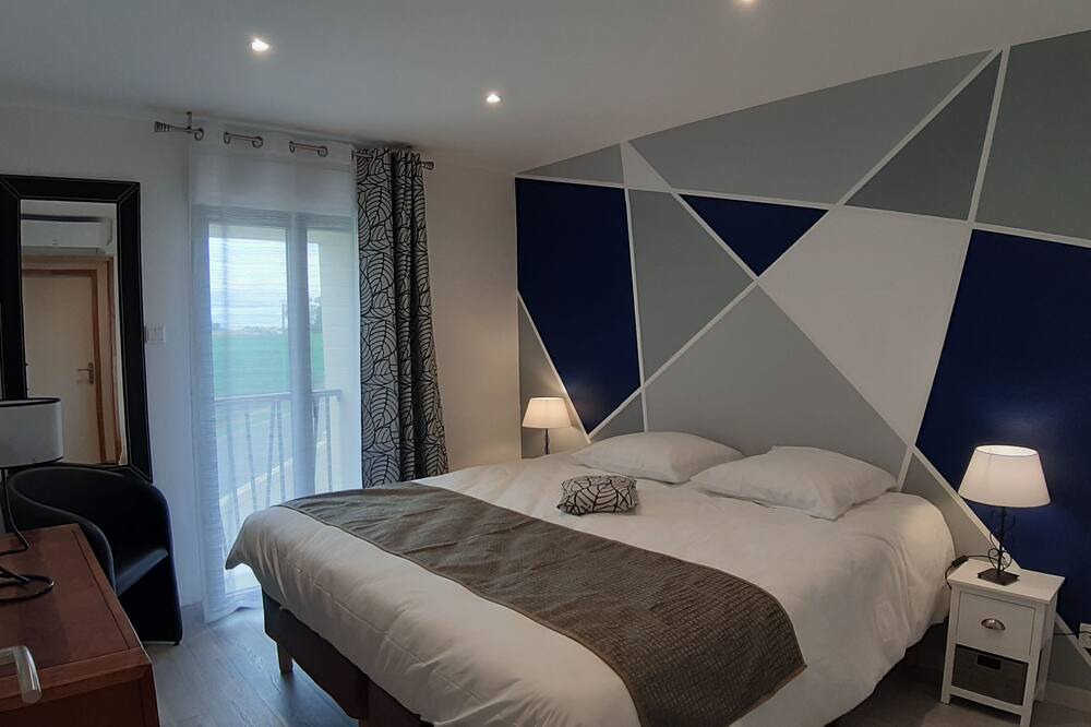 Photo of Bedroom in Othis