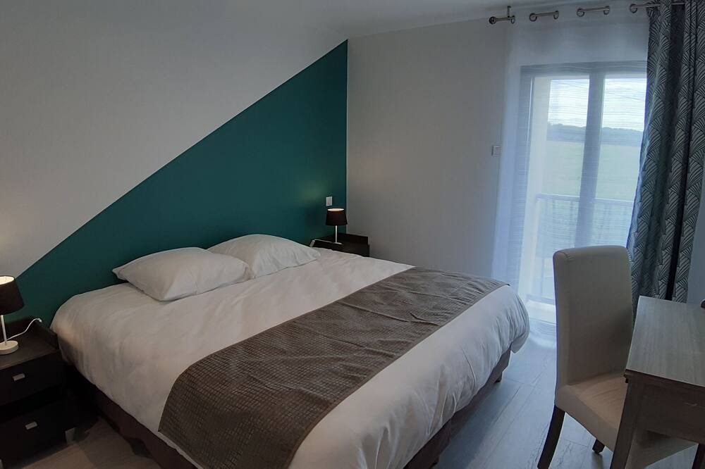 Photo of Bedroom in Othis