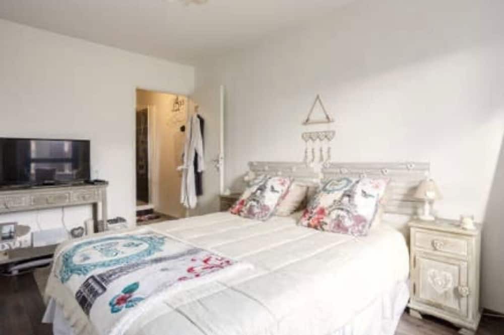 Photo of Bedroom in Gennevilliers