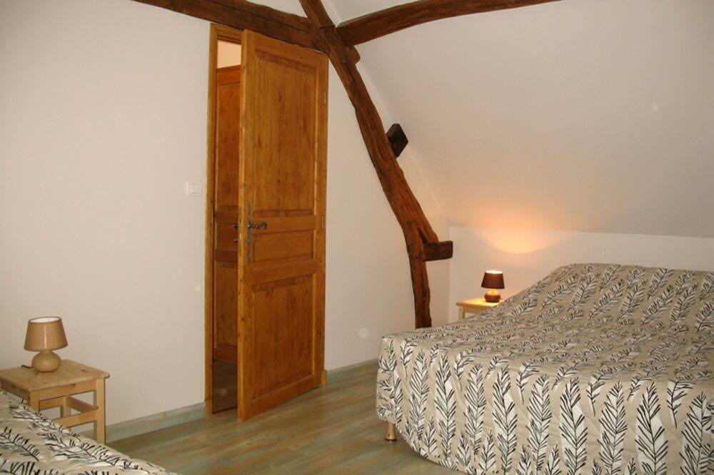 Photo of Bedroom in Saint-Vaast-Dieppedalle