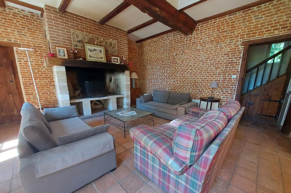 Photo of Livingroom in Criquetot-lʼEsneval