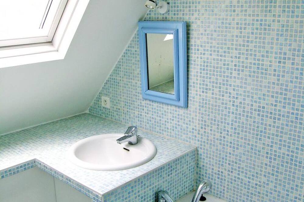 Photo of Bathroom in Criquetot-lʼEsneval