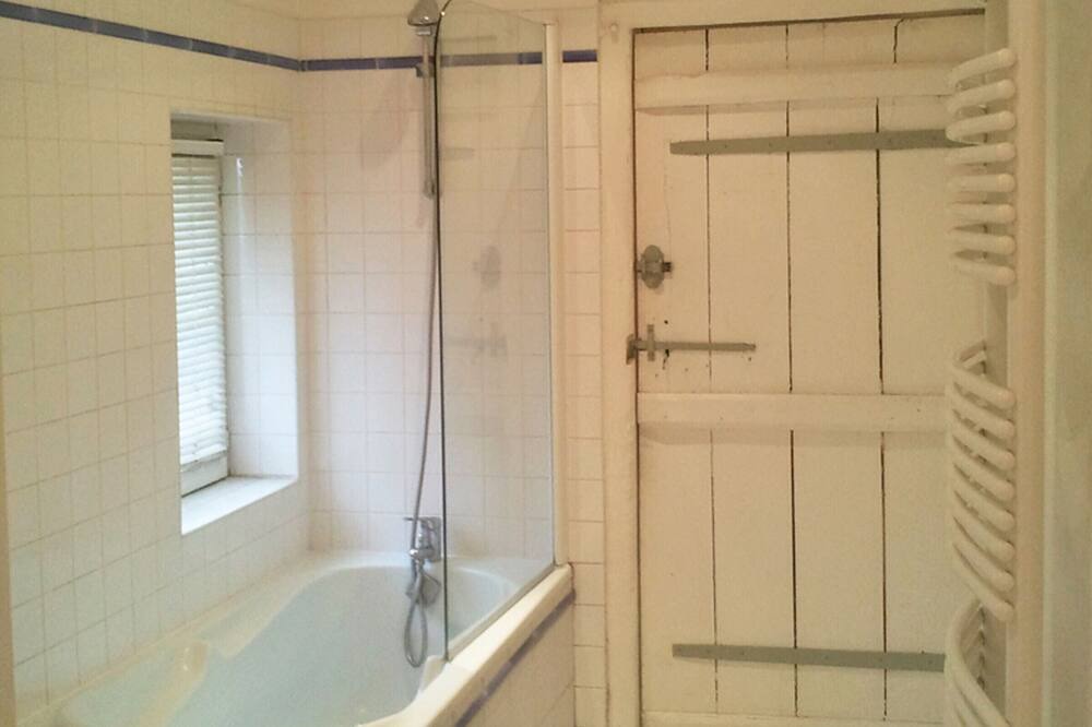 Photo of Bathroom in Criquetot-lʼEsneval