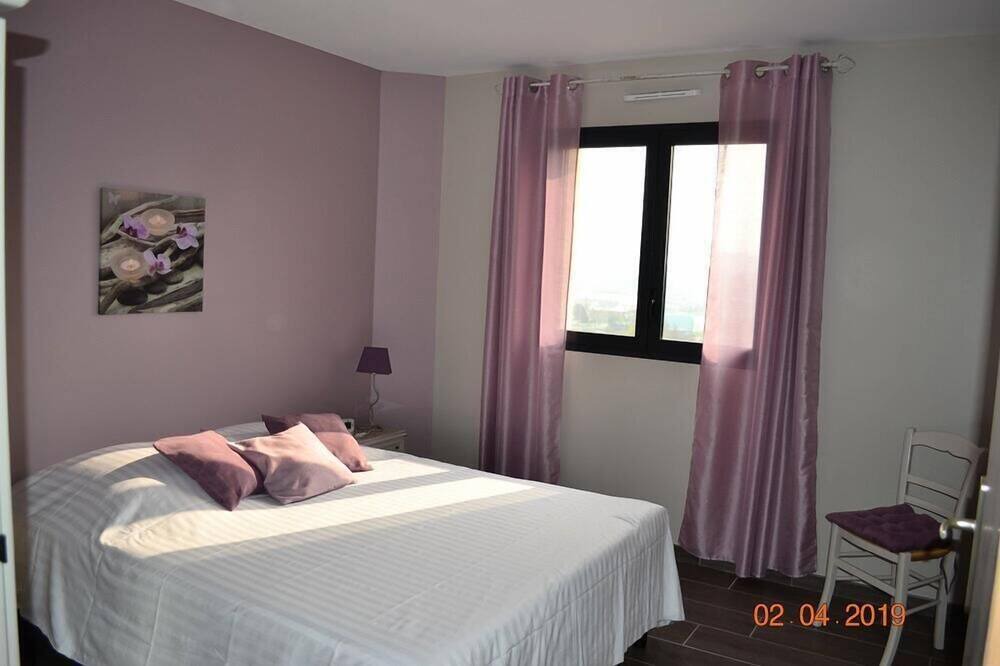 Photo of Bedroom in Quievrecourt